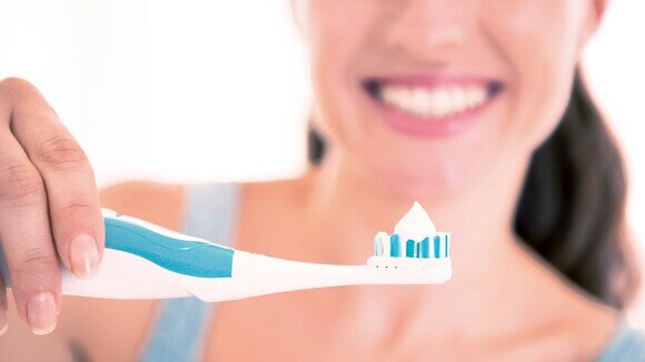 10款电牙刷洁齿效能好   能减少牙菌膜