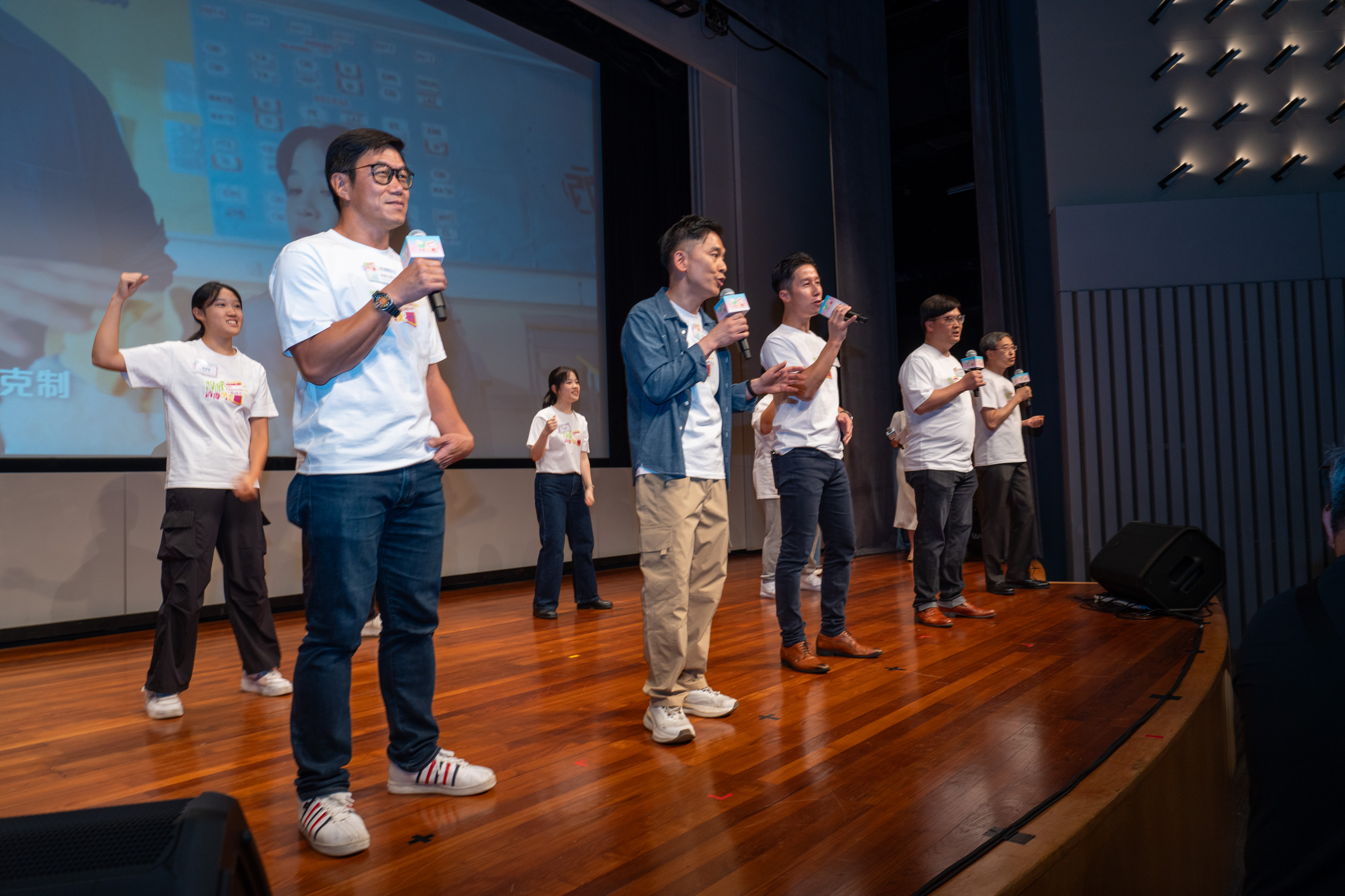 The St. John Band, formed by medical specialists, performs the SCA theme song titled “Smart Choices, Responsible Consumption” live at the ceremony.